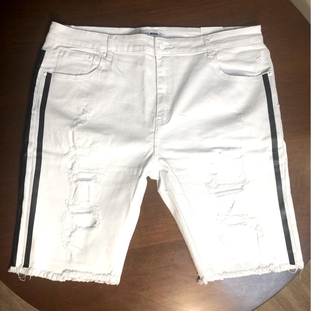 Fashion Nova Picture Me Rollin Stripe Denim Shorts - White Size 42